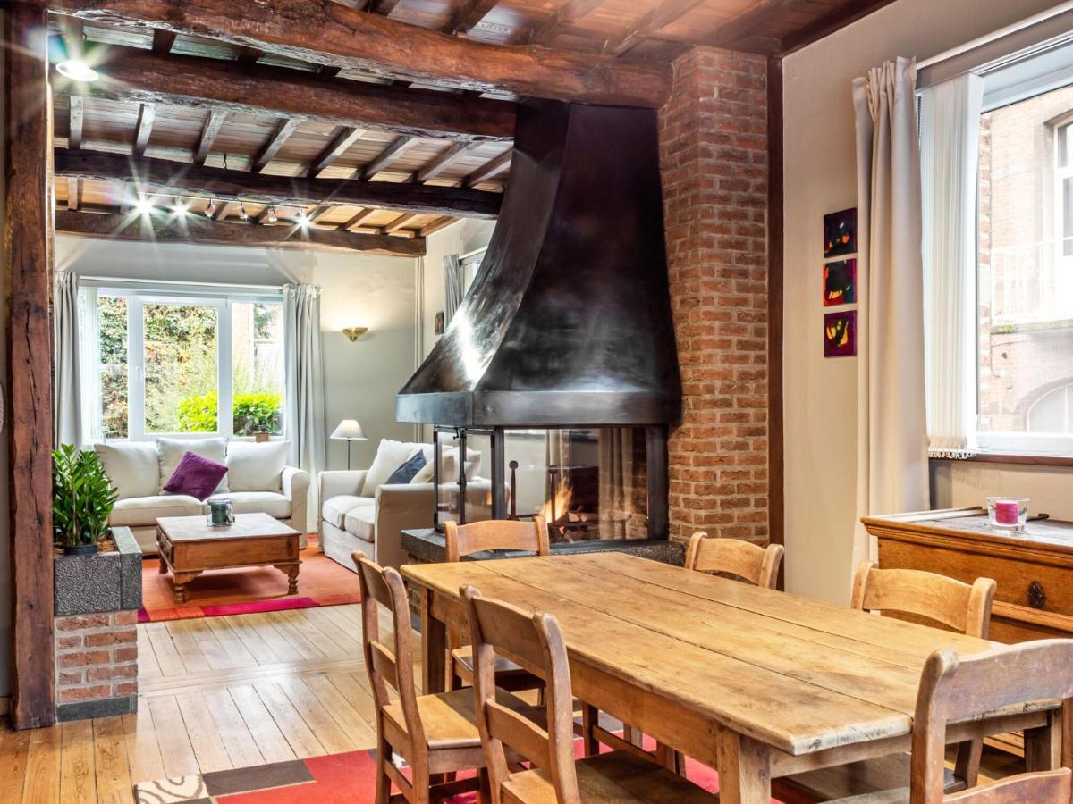 Stylish Apartment In Dinant Near The Maas Exterior photo