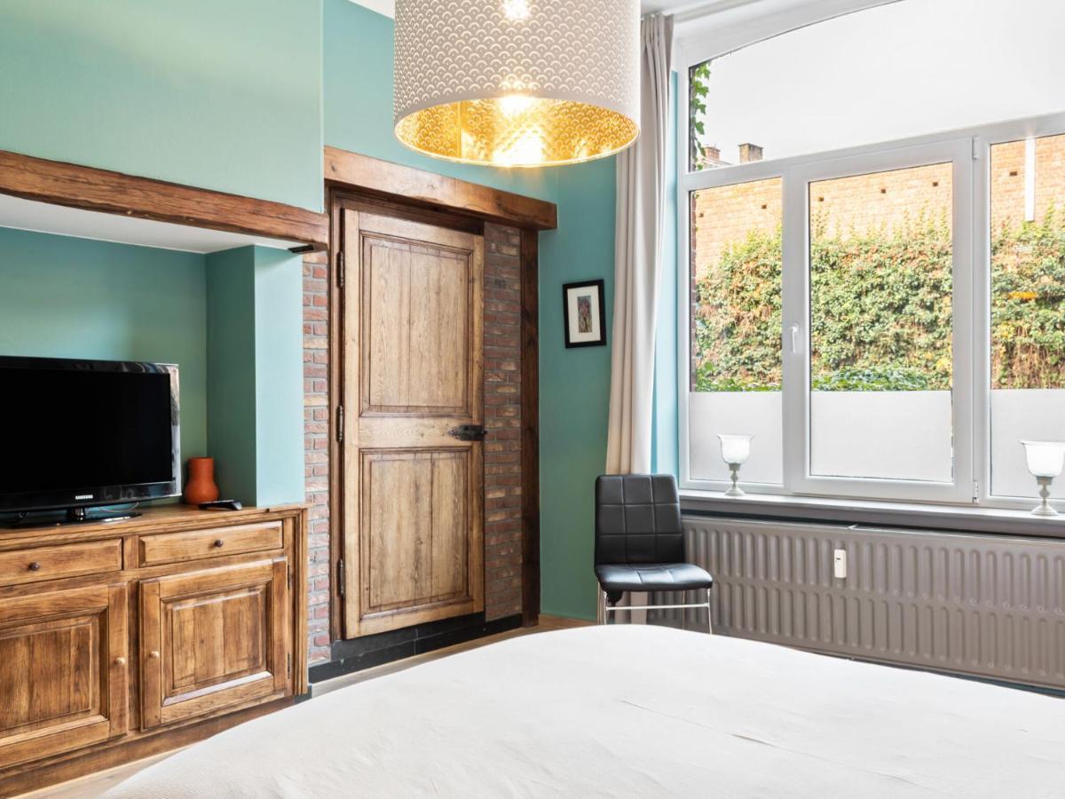 Stylish Apartment In Dinant Near The Maas Exterior photo